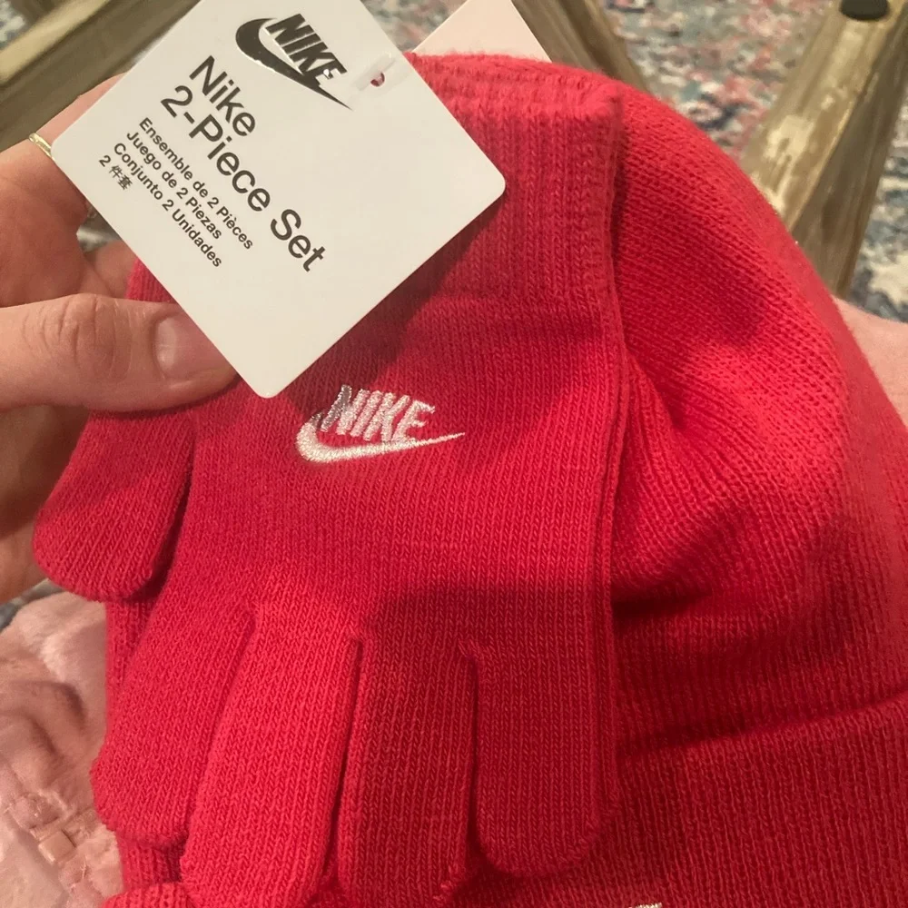Nike Gloves Set in Pink for Girls